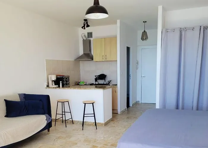 Agreable Avec Vue A - 30 M² Avec Acces Apartment *